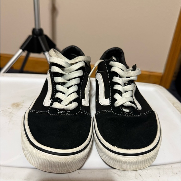 Vans Black and White Women's Sneakers - Picture 2 of 5
